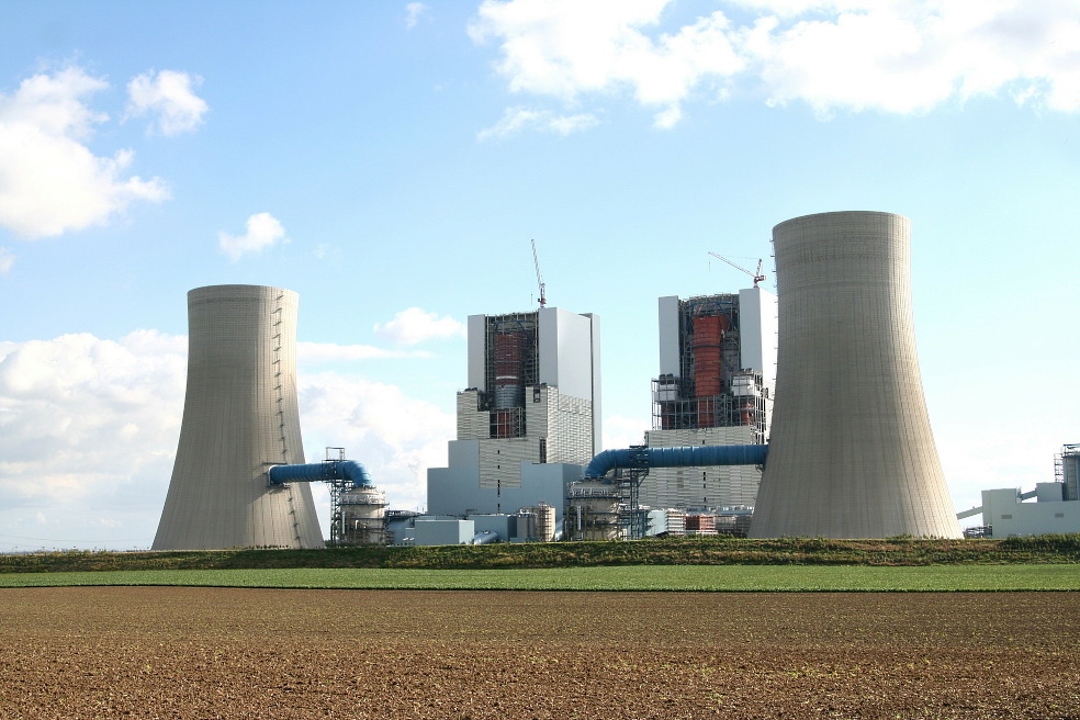 Therefore, an important task in the construction of a combined cycle power plant is the selection of the type of equipment and manufacturer that is best suited for the project Therefore, an important task in the construction of a combined cycle power plant is the selection of the type of equipment and manufacturer that is best suited for the project